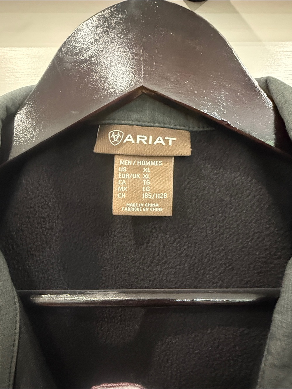 Ariat Men's Charcoal Softshell Performance Jacket with Sleeve Logo - Picture 3 of 5